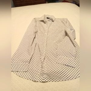 Apt 9 women's button up white with black v pattern blouse. Size OX